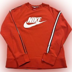 **DONATE SOON**Vintage style Nike Sweatshirt